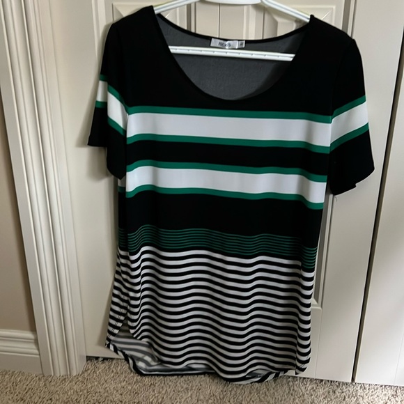 Ricki’s Tunic Style Short Sleeve - Picture 1 of 3